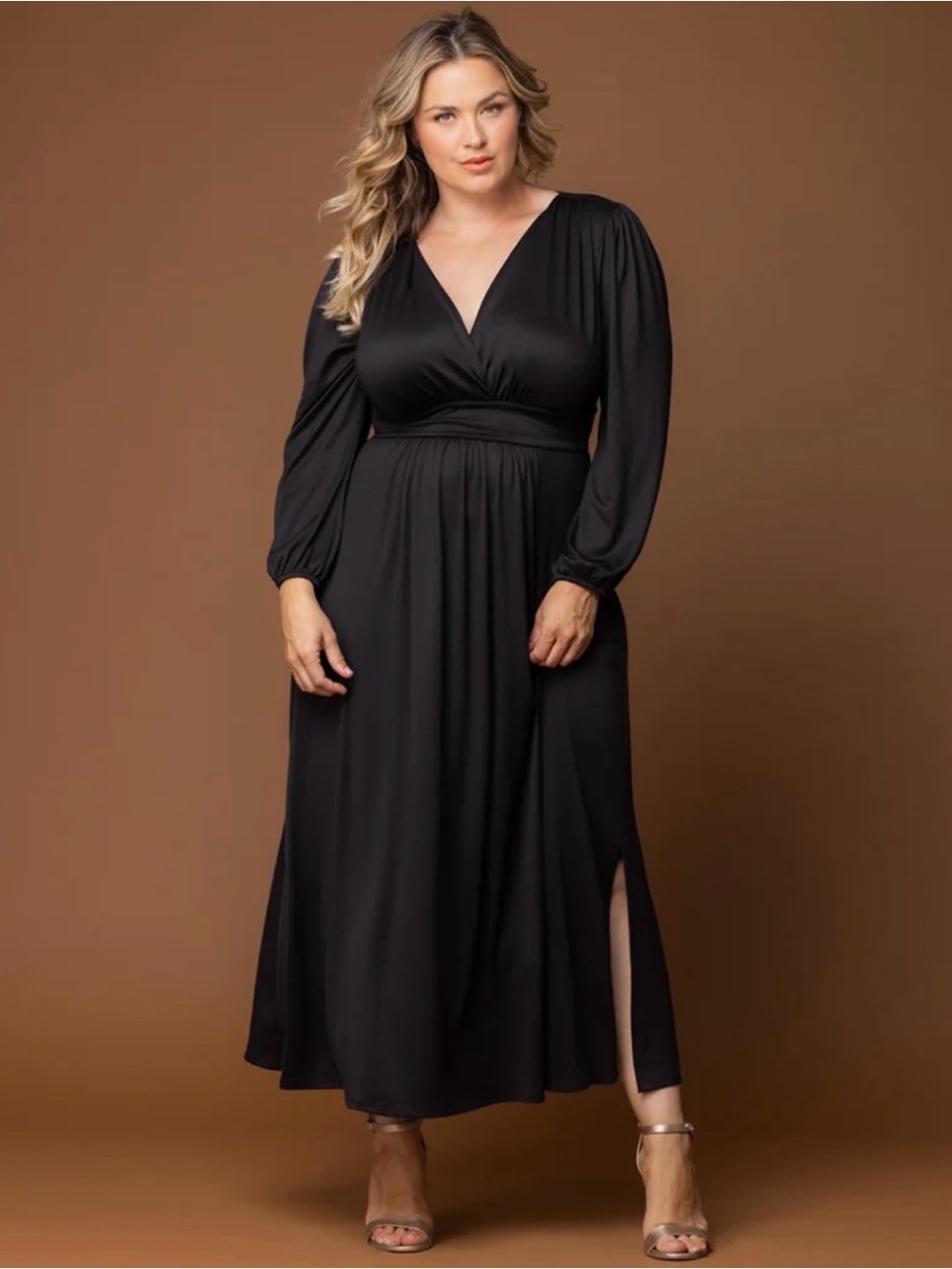 Kiyonna Kelsey Black Long Sleeve dress is a size 3X (22-24).